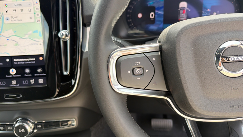 Volvo XC40 2.0 B3P Plus Dark 5dr Auto Petrol Estate